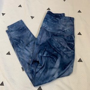 Blue tie dye Beyond Yoga Capri leggings
